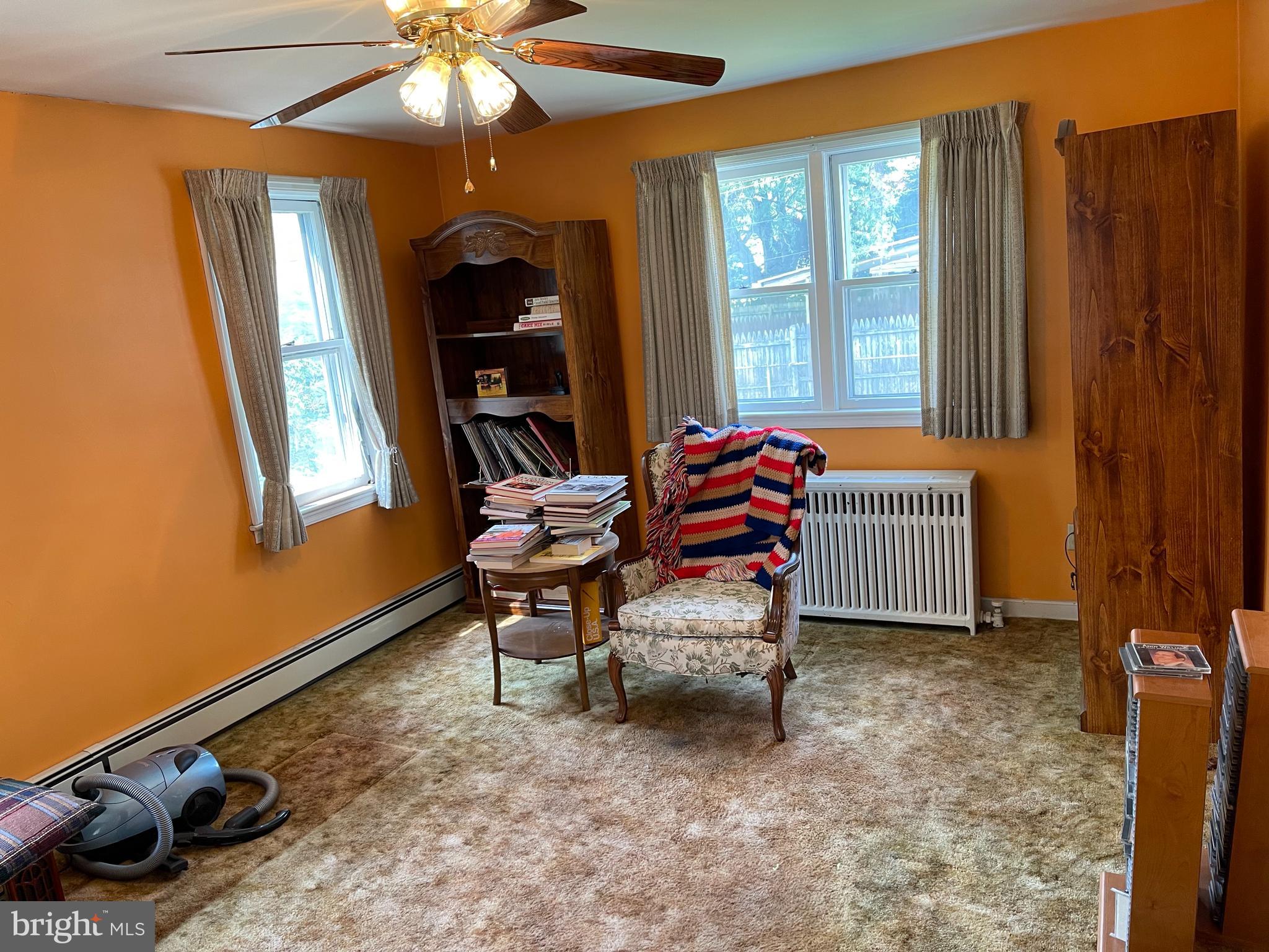 2316 Spring Street Reading, PA 19609 - Photo 10 of 21 Family room