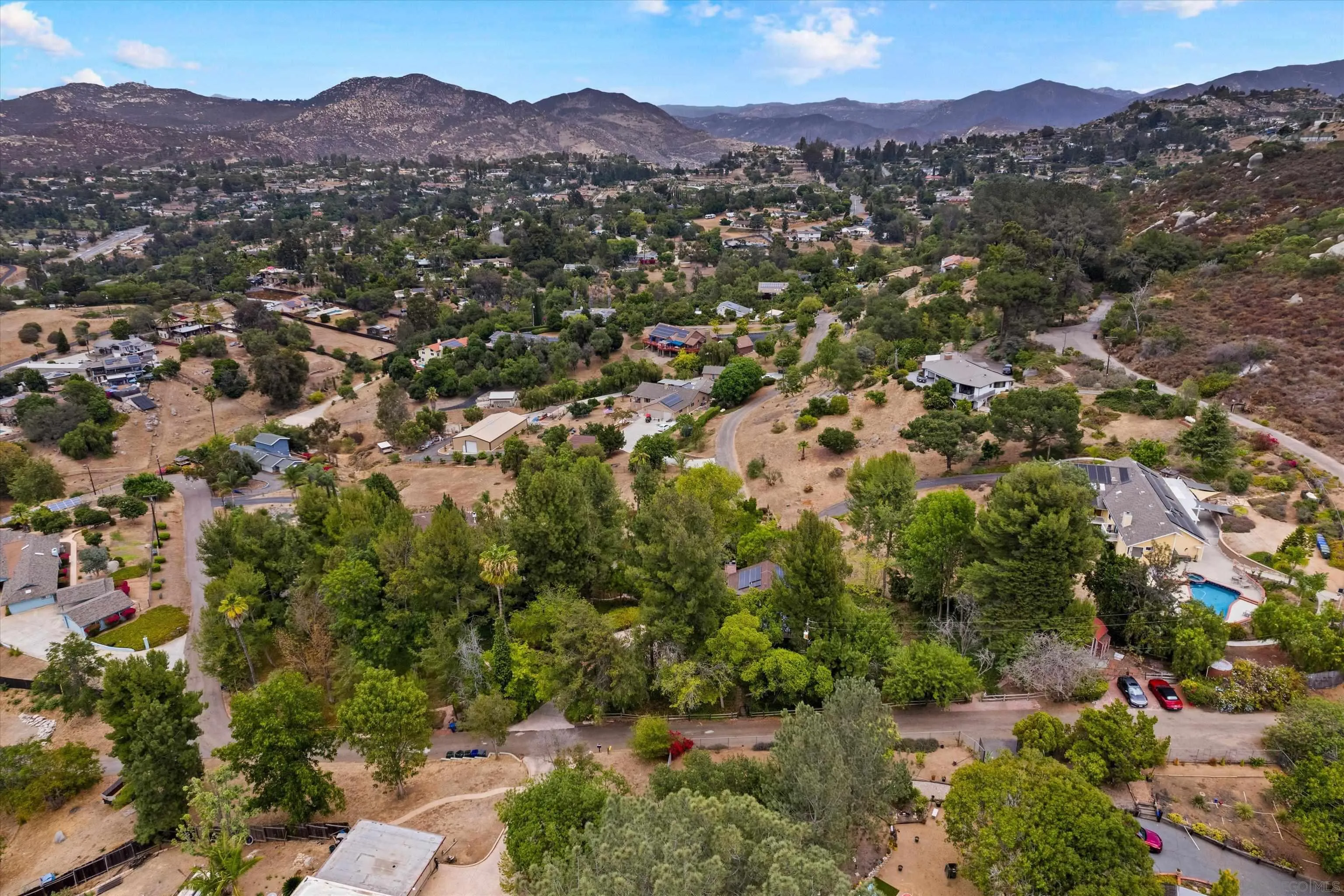 869 Van Horn Road El Cajon, CA 92019 - Photo 4 of 36
