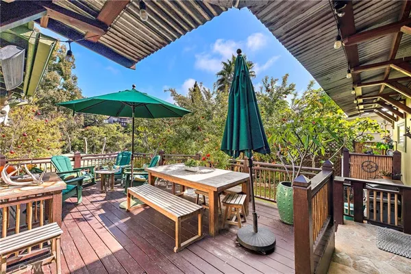 a view of an outdoor space