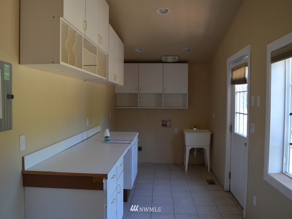 518 Northwest Sigurd Hanson Road Poulsbo, WA 98370 - Photo 15 of 24 Gallery Image 15