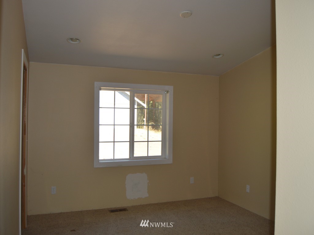 518 Northwest Sigurd Hanson Road Poulsbo, WA 98370 - Photo 17 of 24 Gallery Image 17