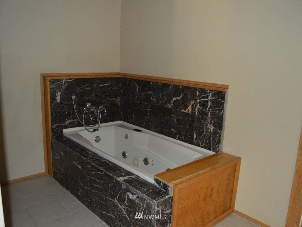 518 Northwest Sigurd Hanson Road Poulsbo, WA 98370 - Photo 20 of 24 Gallery Image 20