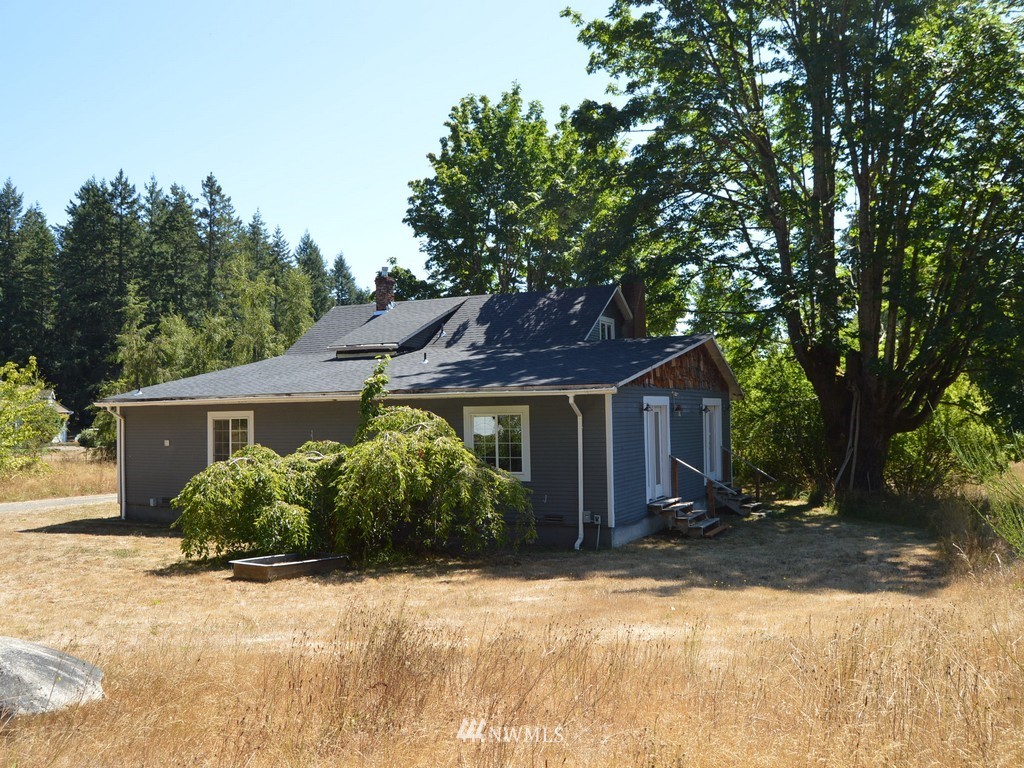 518 Northwest Sigurd Hanson Road Poulsbo, WA 98370 - Photo 3 of 24 Gallery Image 3