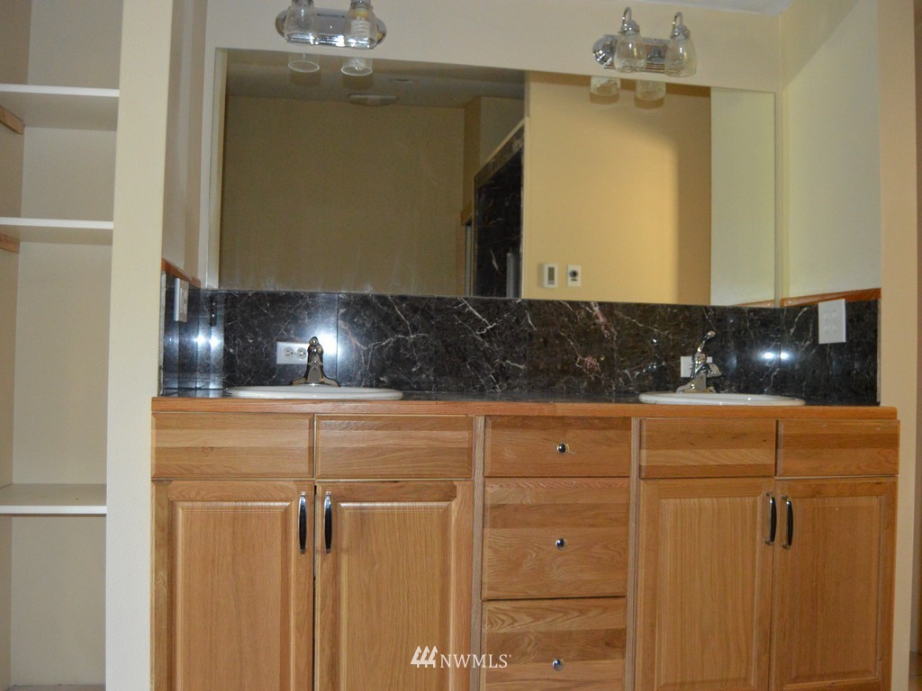 518 Northwest Sigurd Hanson Road Poulsbo, WA 98370 - Photo 21 of 24 Gallery Image 21
