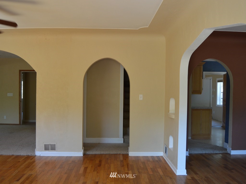 518 Northwest Sigurd Hanson Road Poulsbo, WA 98370 - Photo 5 of 24 Gallery Image 5