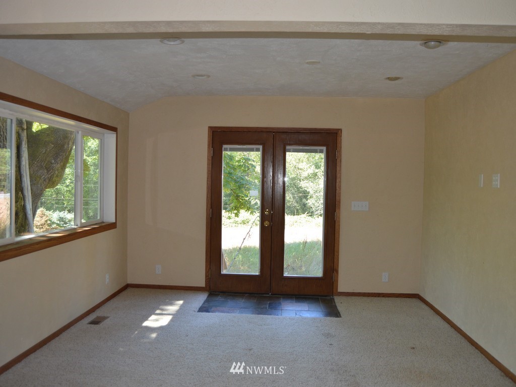 518 Northwest Sigurd Hanson Road Poulsbo, WA 98370 - Photo 9 of 24 Gallery Image 9