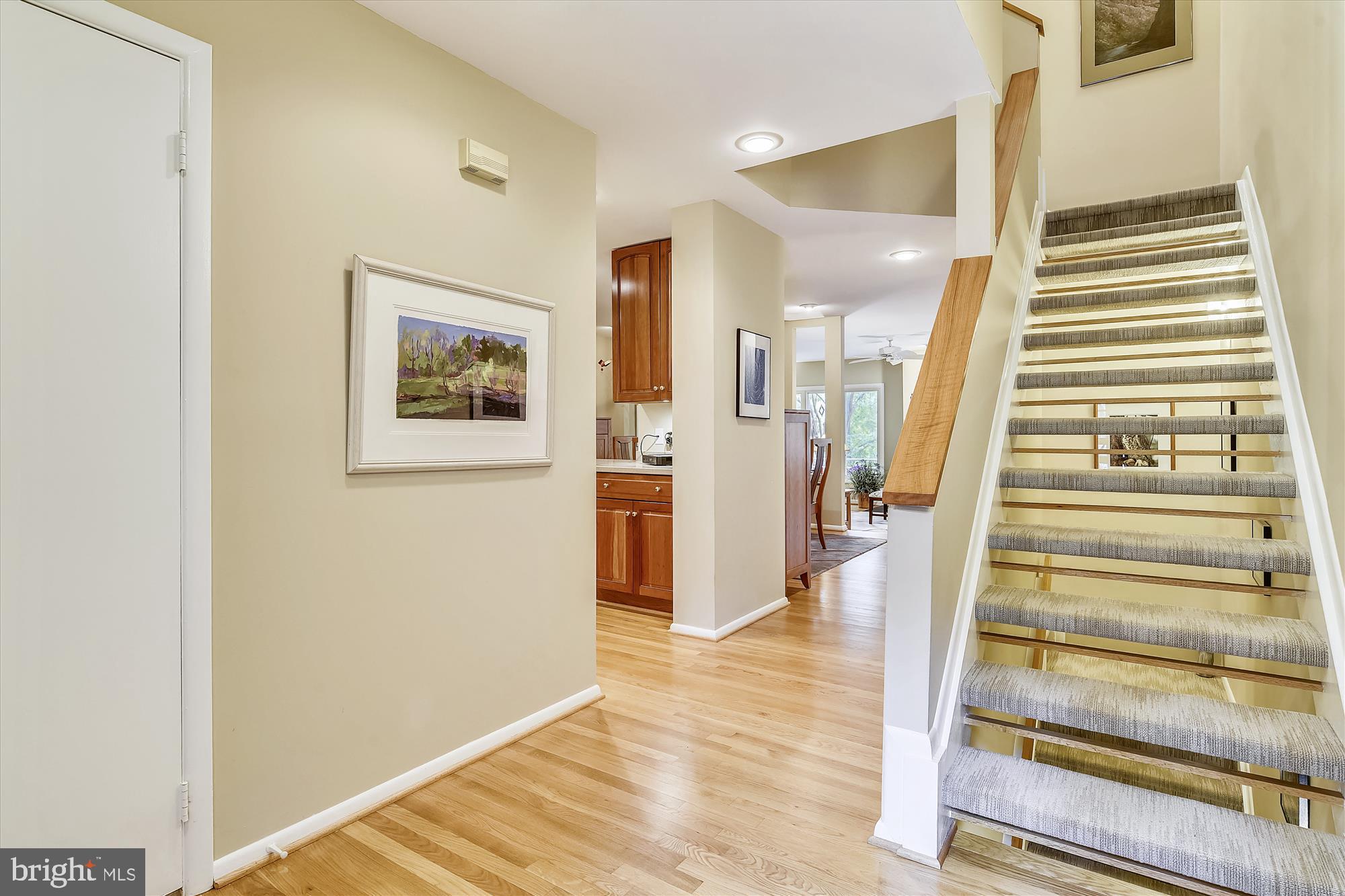 1913 Lakeport Way Reston, VA 20191 - Photo 2 of 26 Gallery Image 2