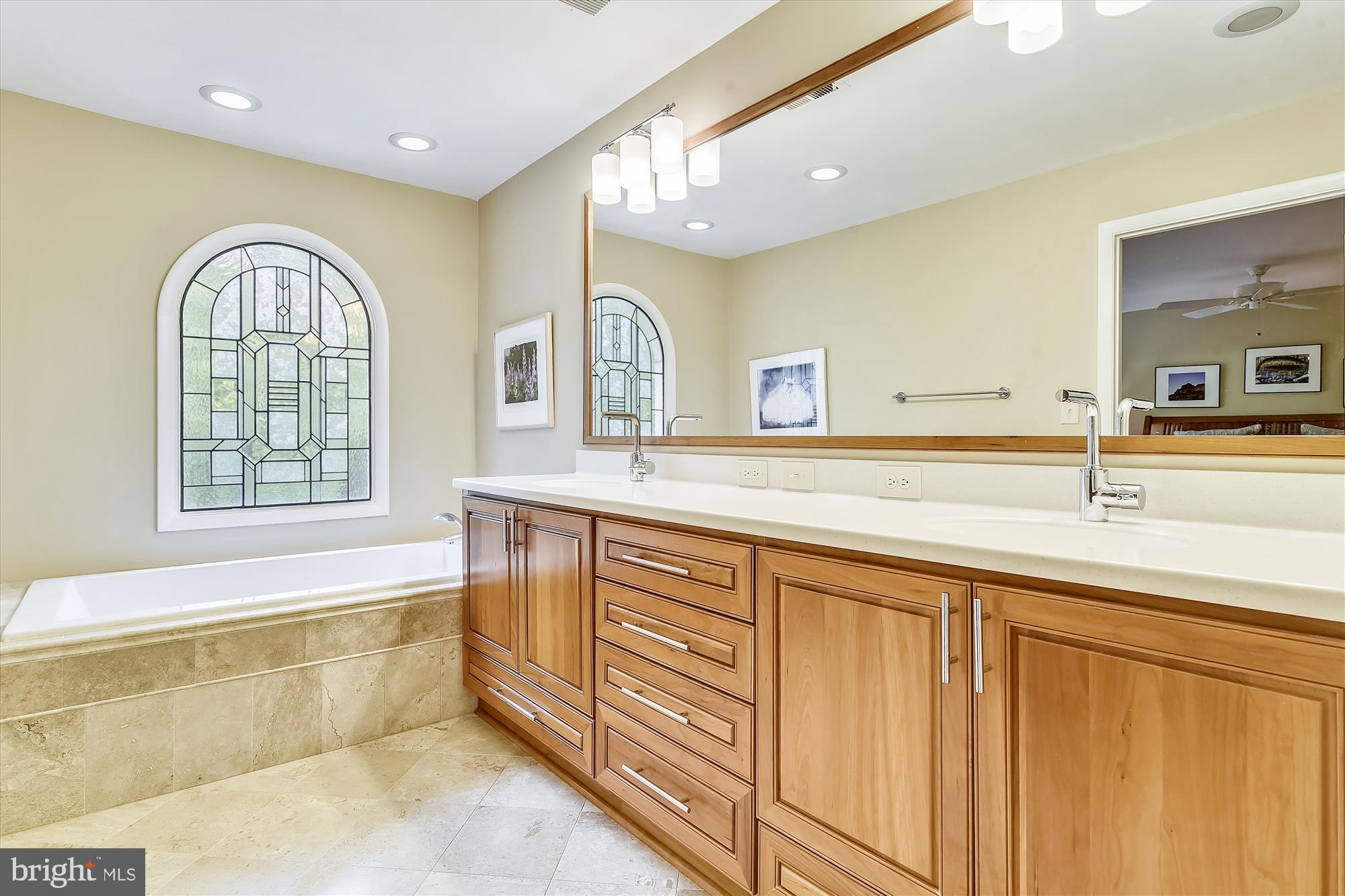 1913 Lakeport Way Reston, VA 20191 - Photo 11 of 26 Gallery Image 11