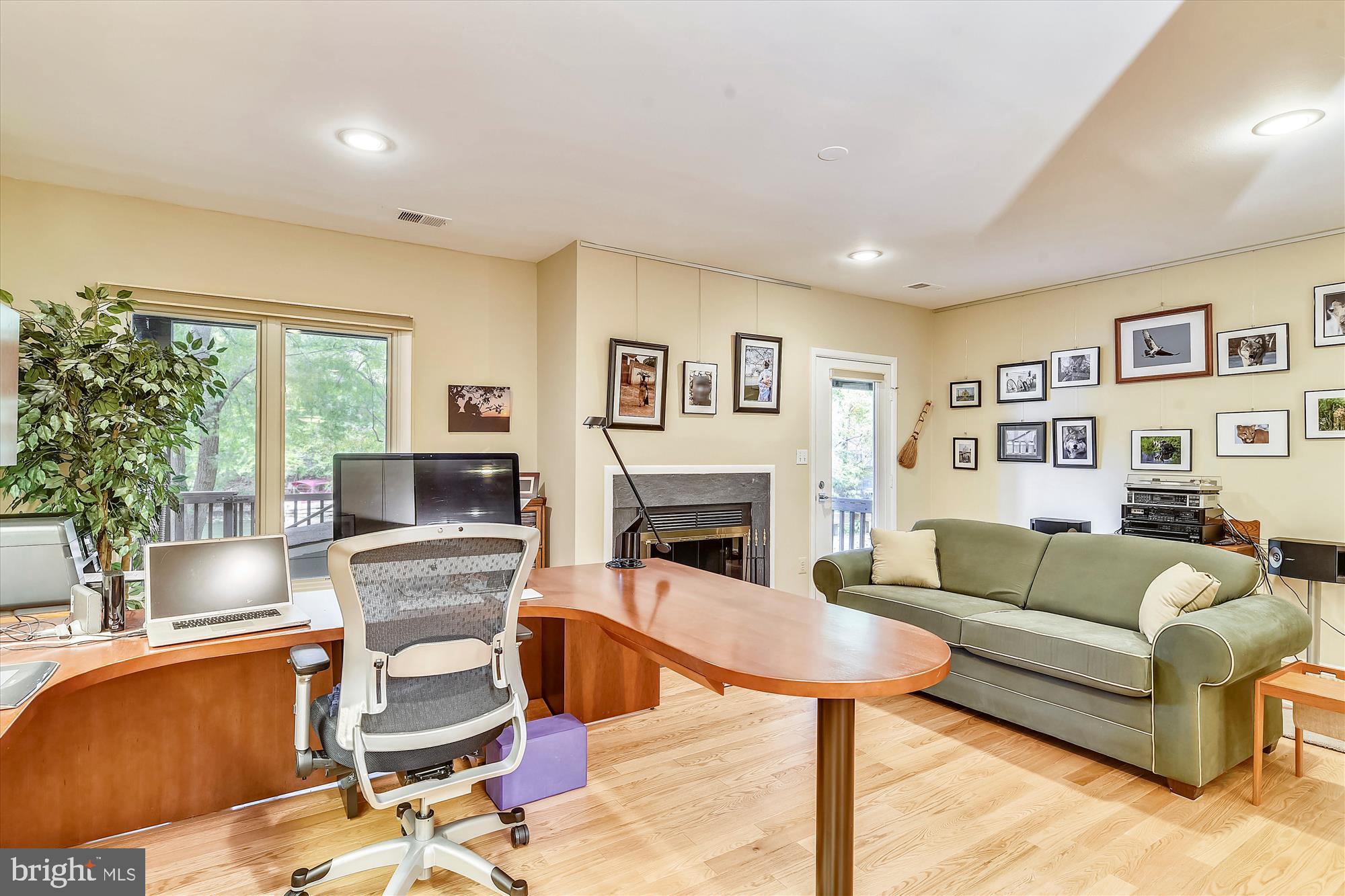 1913 Lakeport Way Reston, VA 20191 - Photo 21 of 26 Gallery Image 21