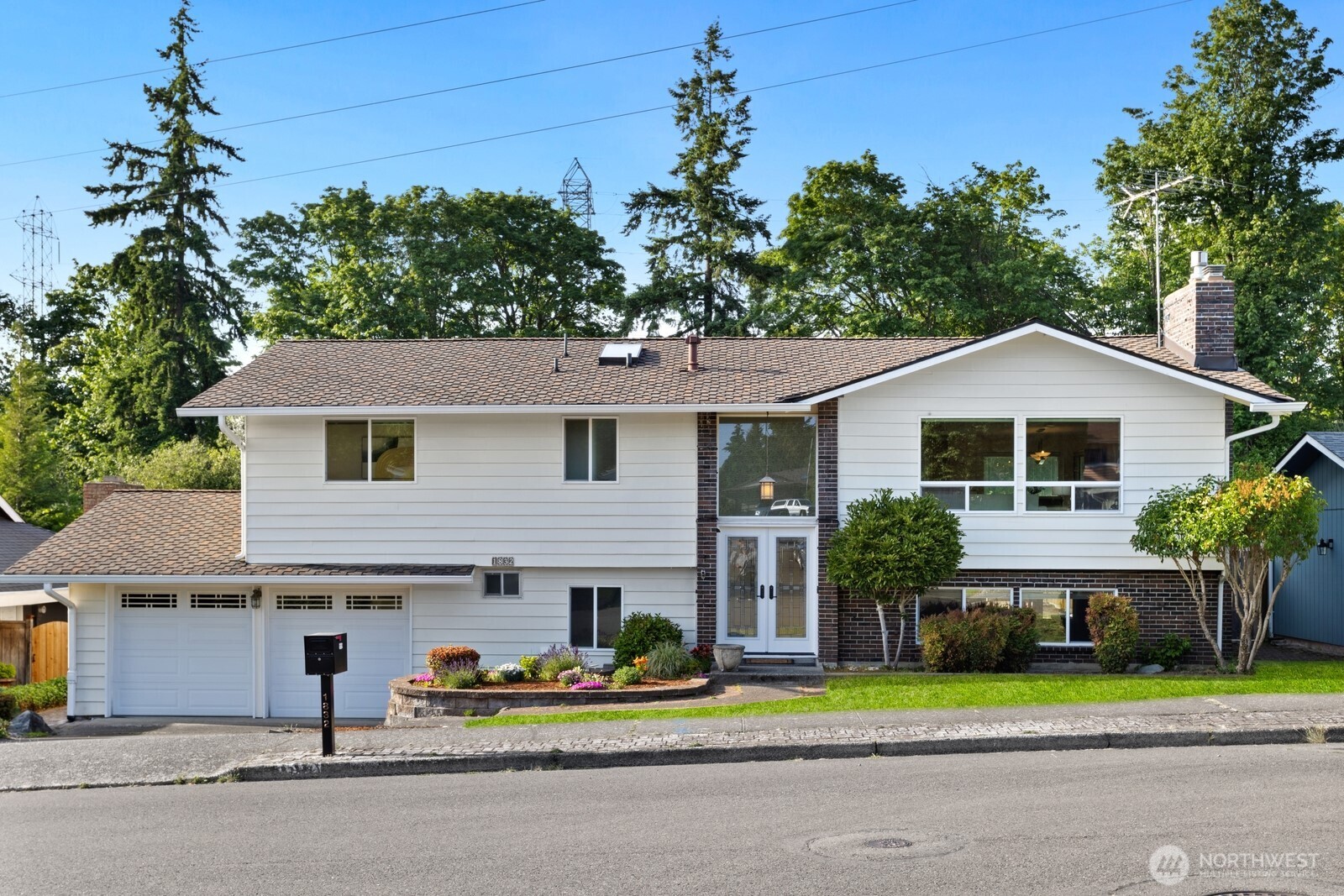 1832 16th Place Southeast Renton, WA 98055 - Photo 2 of 28 Gallery Image 2