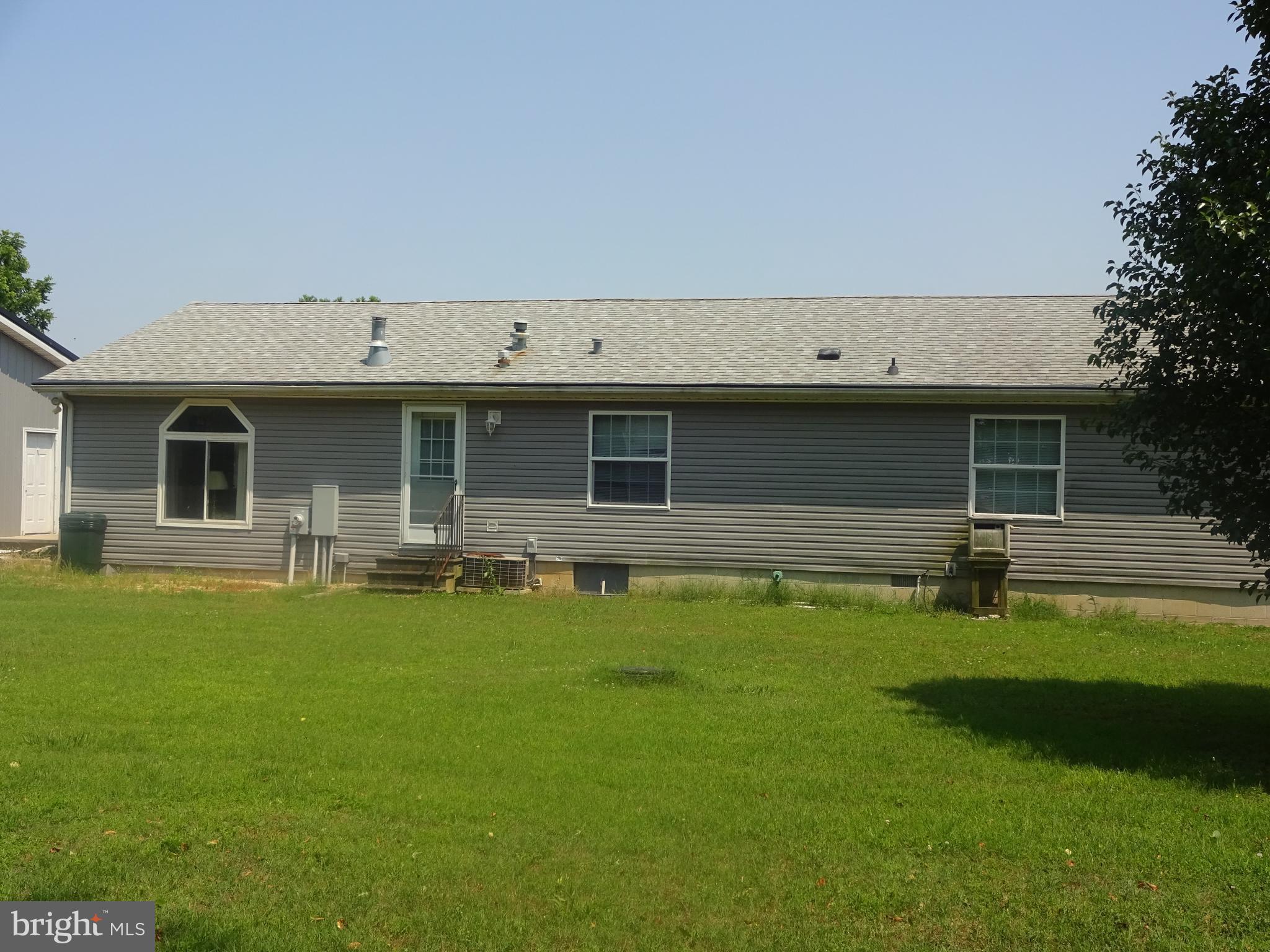 Exterior (Rear)