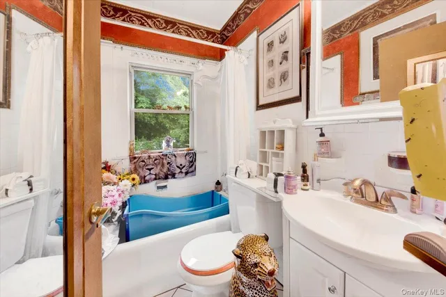 $489,999 | 2 Valois Place, Mount Vernon, NY 10552