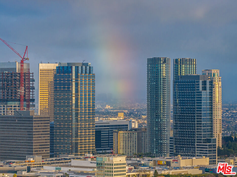 10727 Wilshire Boulevard, Unit 1805 Los Angeles, CA 90024 - Photo 14 of 34 a view of a building