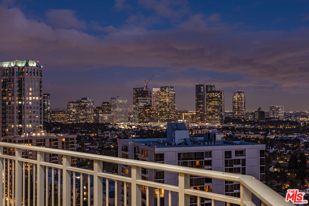 10727 Wilshire Boulevard, Unit 1805 Los Angeles, CA 90024 - Photo 33 of 34 a view of city with tall buildings