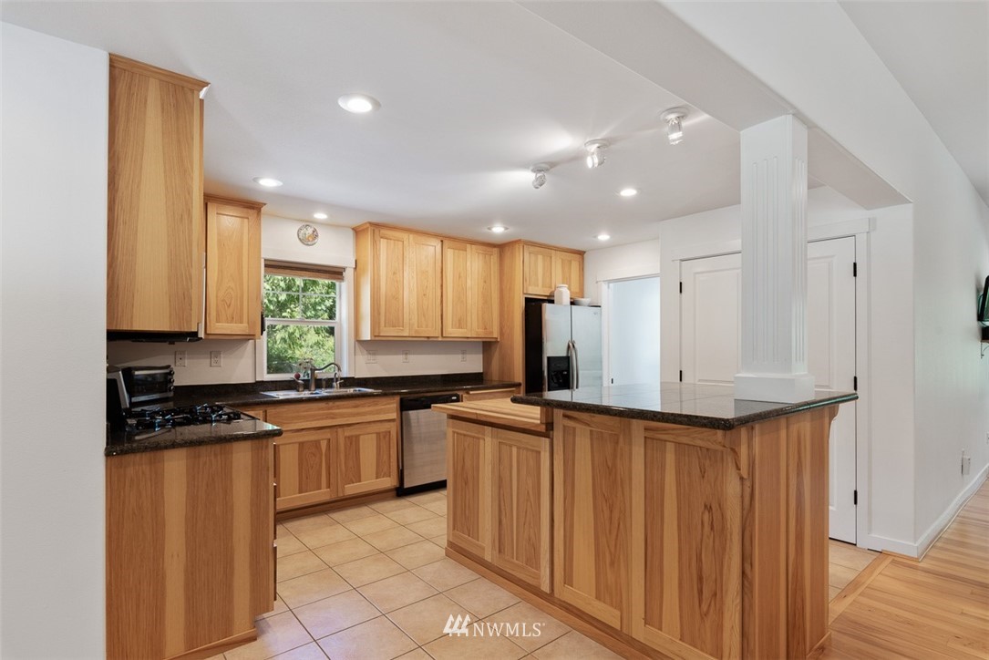 758 Arrowhead Road Camano Island, WA 98282 - Photo 14 of 40 Gallery Image 14