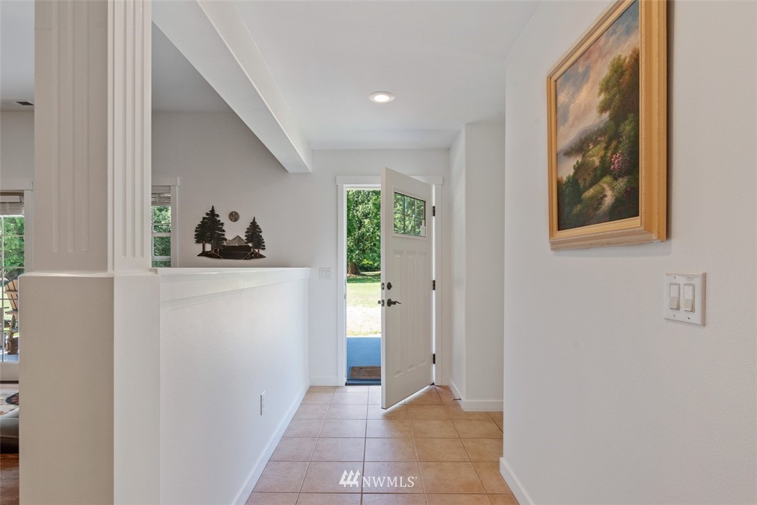 758 Arrowhead Road Camano Island, WA 98282 - Photo 8 of 40 Gallery Image 8