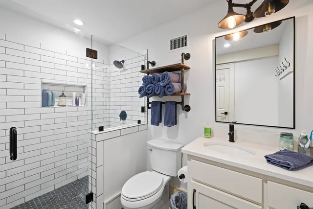 $2,549,000 | 73 Panther Creek Pass, Mount Vernon, TX 75457