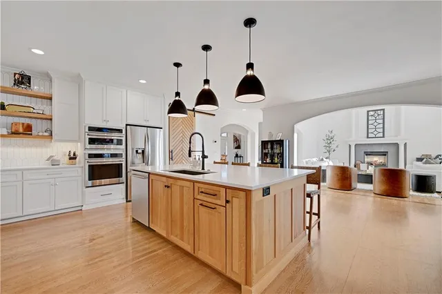 $955,000 | 5303 166th Terrace, Overland Park, KS 66085