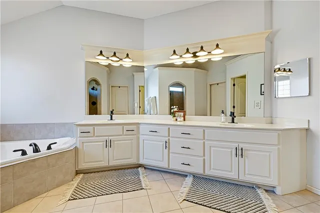 $955,000 | 5303 166th Terrace, Overland Park, KS 66085