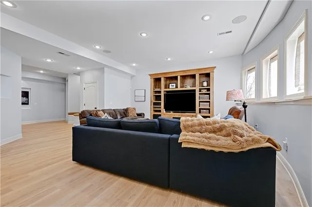 $955,000 | 5303 166th Terrace, Overland Park, KS 66085