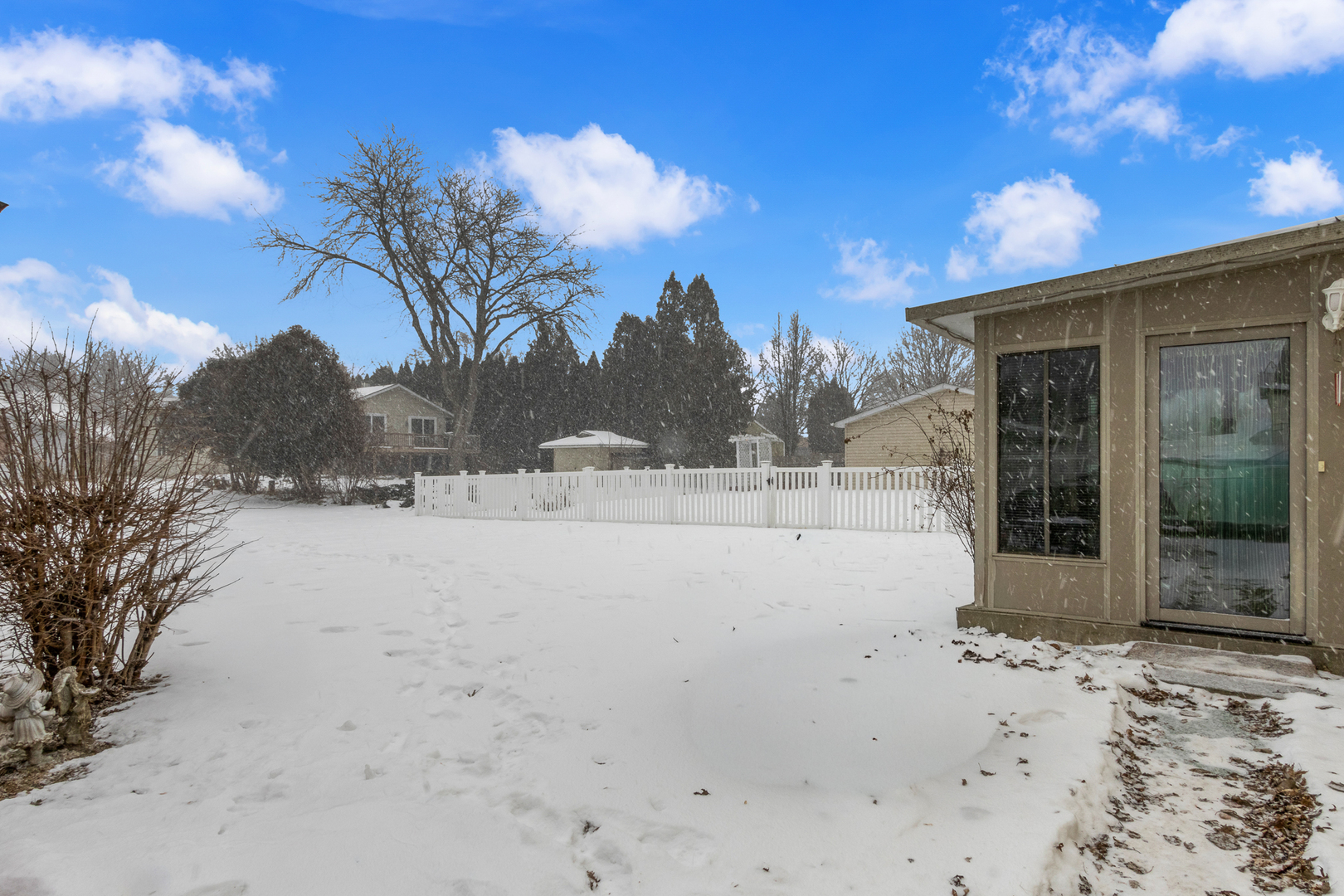 809 Thompson Avenue Winthrop Harbor, IL 60096 - Photo 5 of 9 a view of outdoor space yard and patio