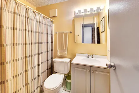 $305,000 | 2024 St Johns Avenue, Unit 301, Highland Park, IL 60035