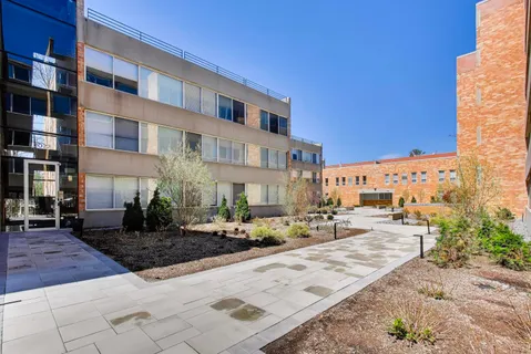 $305,000 | 2024 St Johns Avenue, Unit 301, Highland Park, IL 60035