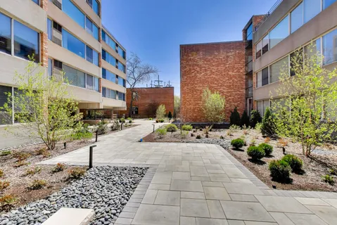 $305,000 | 2024 St Johns Avenue, Unit 301, Highland Park, IL 60035