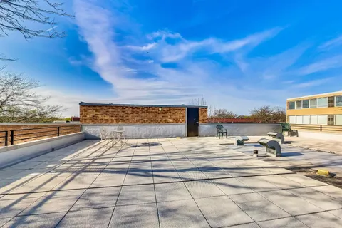 $305,000 | 2024 St Johns Avenue, Unit 301, Highland Park, IL 60035