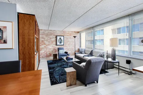 $305,000 | 2024 St Johns Avenue, Unit 301, Highland Park, IL 60035