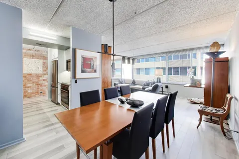 $305,000 | 2024 St Johns Avenue, Unit 301, Highland Park, IL 60035