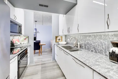 $305,000 | 2024 St Johns Avenue, Unit 301, Highland Park, IL 60035
