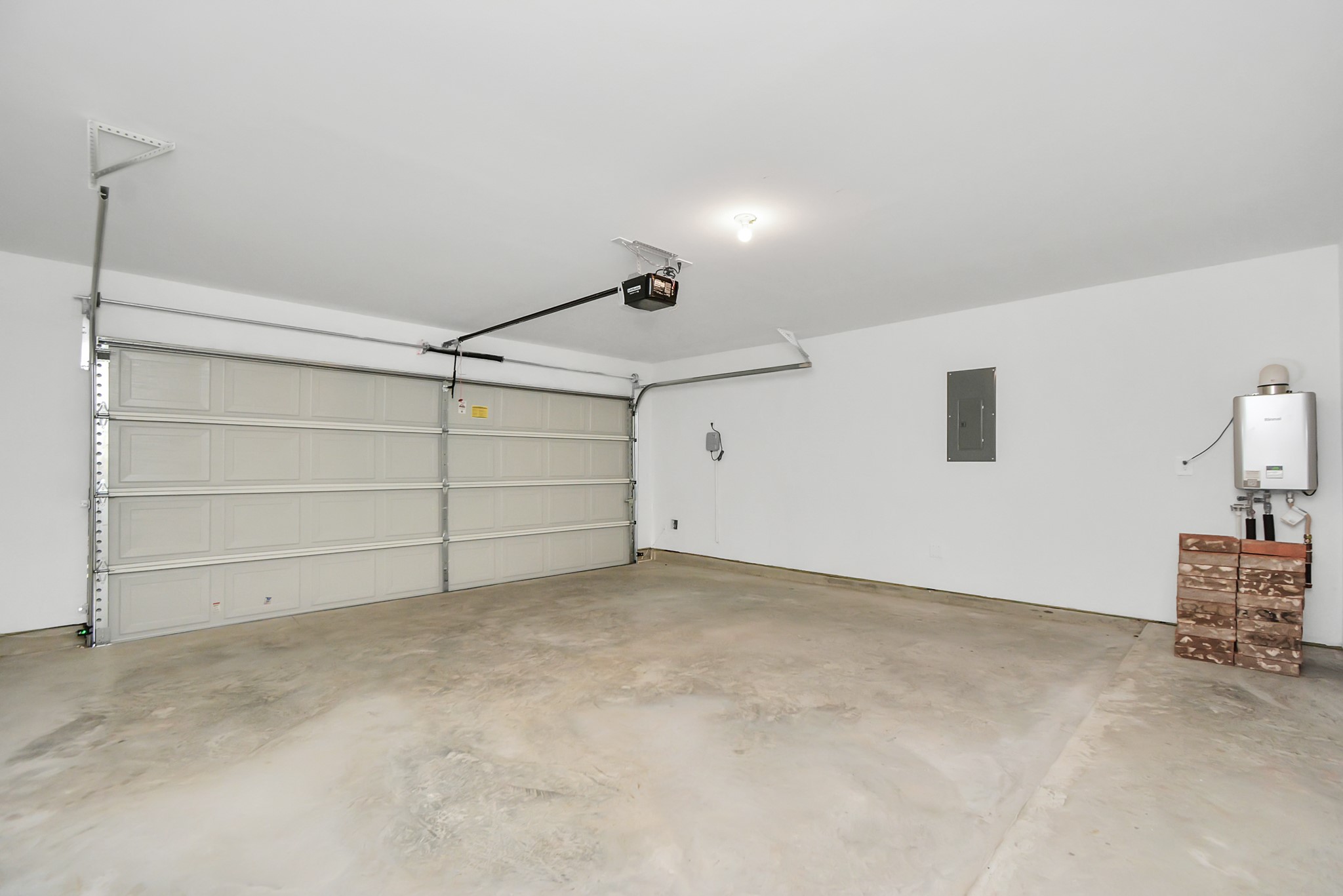 1114 Hughes Crossing Drive Rosharon, TX 77583 - Photo 9 of 32