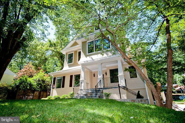 6205 Park Road McLean, VA 22101 - Photo 2 of 30 Exterior (Front)