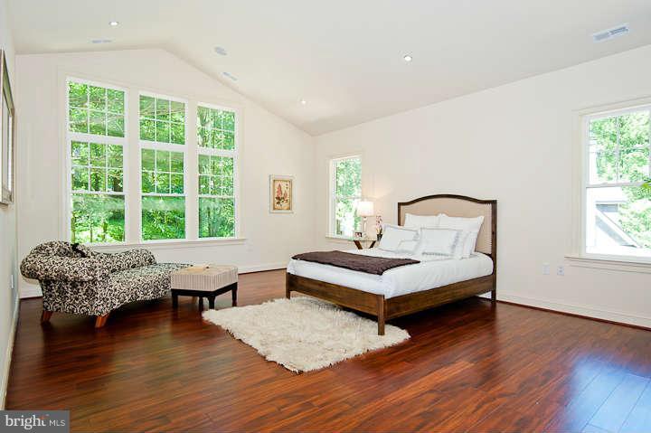 6205 Park Road McLean, VA 22101 - Photo 16 of 30 Bedroom (Master)