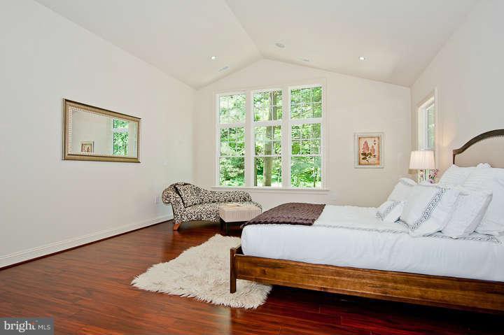 6205 Park Road McLean, VA 22101 - Photo 17 of 30 Bedroom (Master)