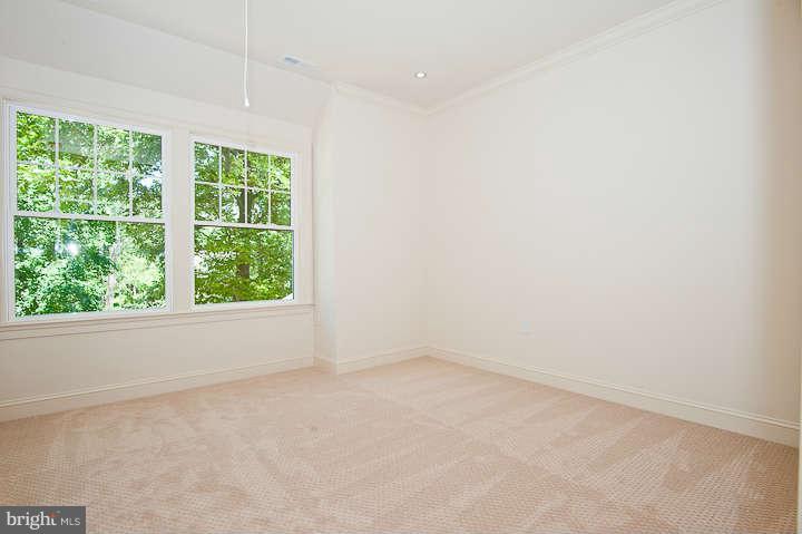 6205 Park Road McLean, VA 22101 - Photo 21 of 30 Bedroom