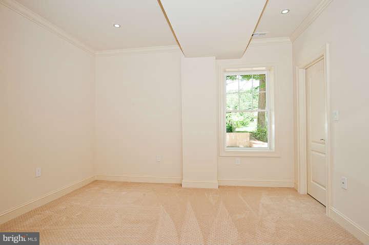 6205 Park Road McLean, VA 22101 - Photo 29 of 30 Bedroom