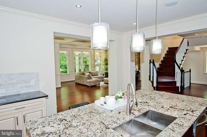 6205 Park Road McLean, VA 22101 - Photo 10 of 30 View