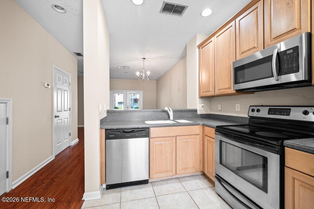 1523 Fieldview Dr