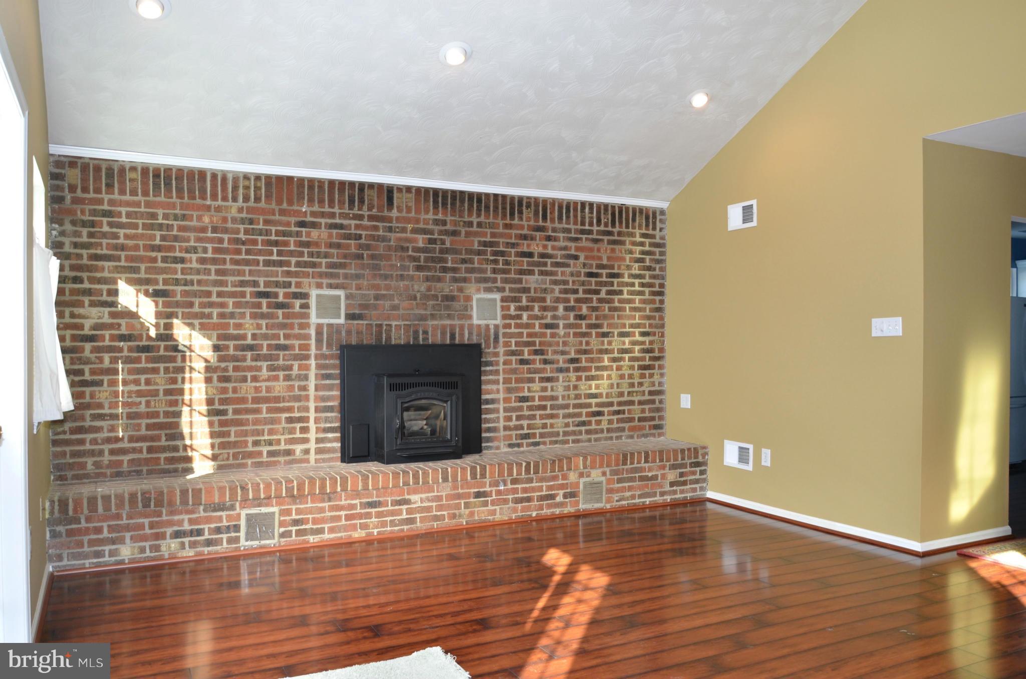 306 Cedar Grove Road Edgewater, MD 21037 - Photo 8 of 30 Living Room