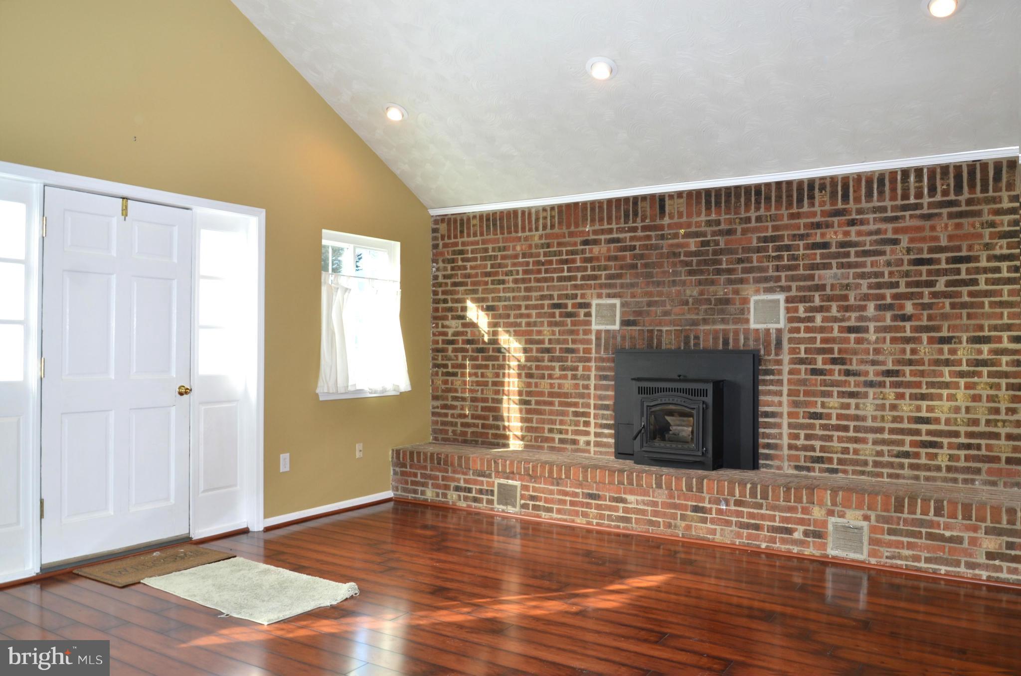 306 Cedar Grove Road Edgewater, MD 21037 - Photo 9 of 30 Living Room