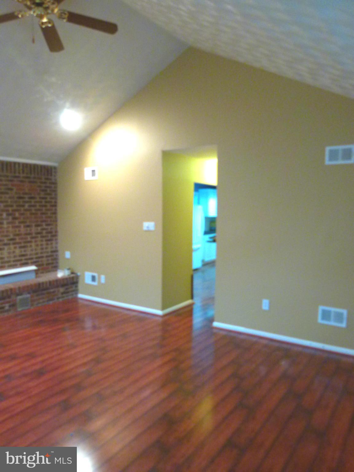 306 Cedar Grove Road Edgewater, MD 21037 - Photo 10 of 30 Living Room