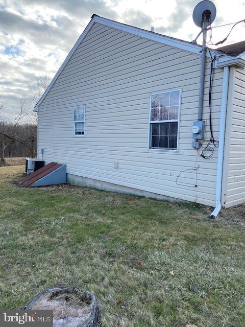 304 Ridge Road Sellersville, PA 18960 - Photo 7 of 18 side exterior
