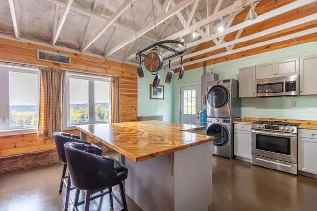 $779,900 | 2600 Morgan Charleston Road, Charleston, VT 05872