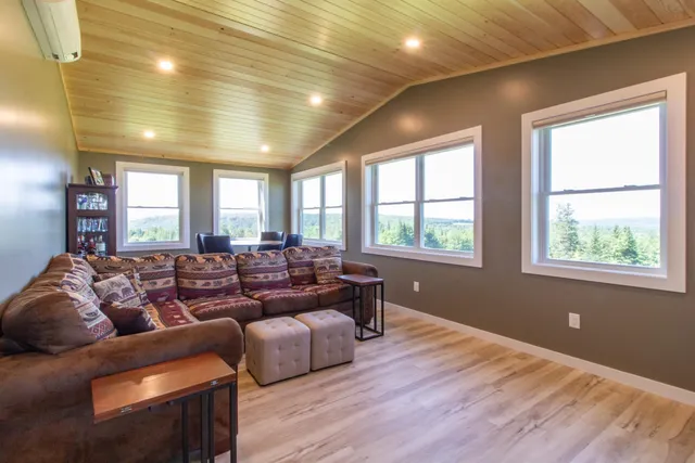 $779,900 | 2600 Morgan Charleston Road, Charleston, VT 05872