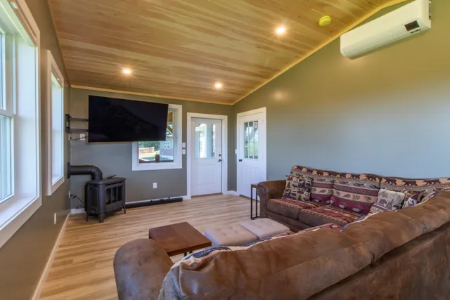 $779,900 | 2600 Morgan Charleston Road, Charleston, VT 05872