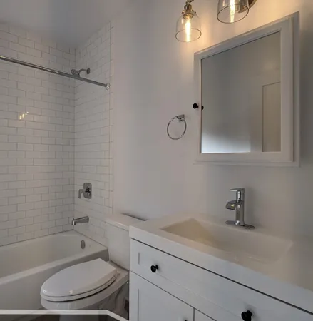 $2,195 | 3409 West Fullerton Avenue, Unit 2A, Chicago, IL 60647