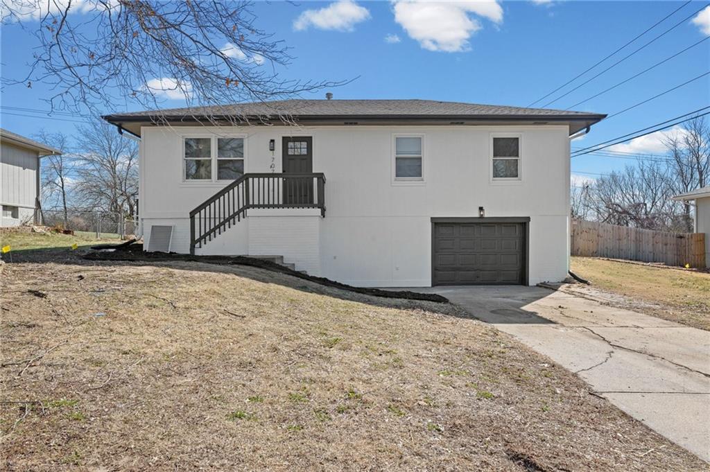 1707 Stacy Road Harrisonville, MO 64701 - Photo 1 of 35