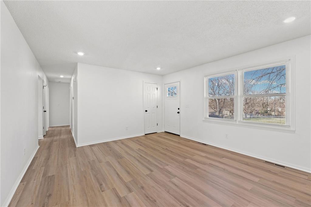 1707 Stacy Road Harrisonville, MO 64701 - Photo 3 of 35